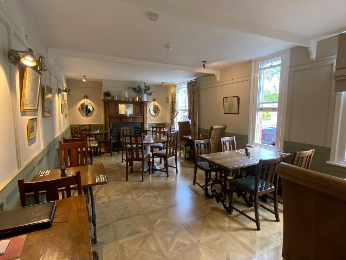 Newton Solney The Unicorn Inn מראה חיצוני תמונה